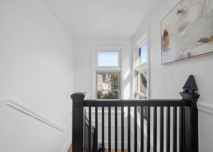 Shadyside 3a Bright And Stylish Private Bedroom With Shared Bathroom Homestay
